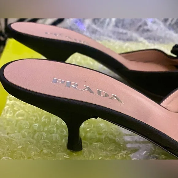 VINTAGE PRADA RAFFIA BEADED BUCKLE KITTEN HEELS - Picture 4 of 9